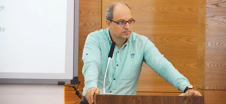 در این جلسه جناب آقای دکتر محمد رضا امامی فوق تخصص جراحی اعصاب و ستون فقرات در خصوص "ناتوانی های بعد از عمل جراحی" ایراد سخن نمودند و پاسخگوی سوالات حاضرین در جلسه شدند
